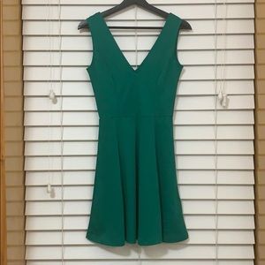 H&M Dresses - 🧣 H&M emerald skater dress size XS H&M Dresses - 🧣 H&M emerald skater dress size XS